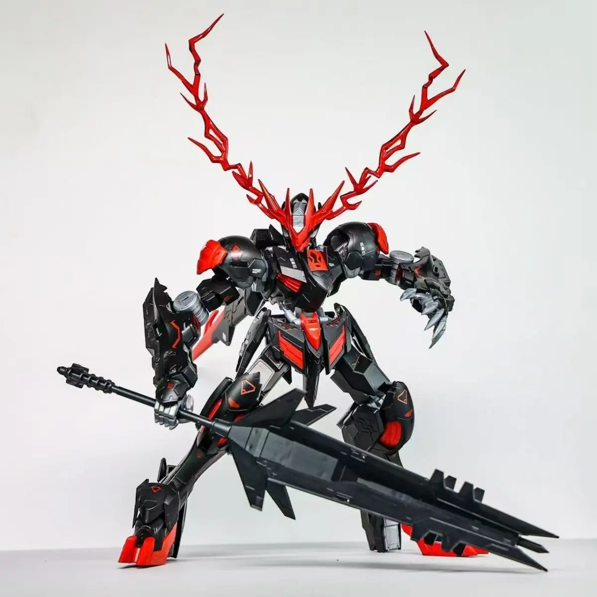在庫あり MAX MODEL 1/100 バルバトス ルプスレックス 黒赤色 組立