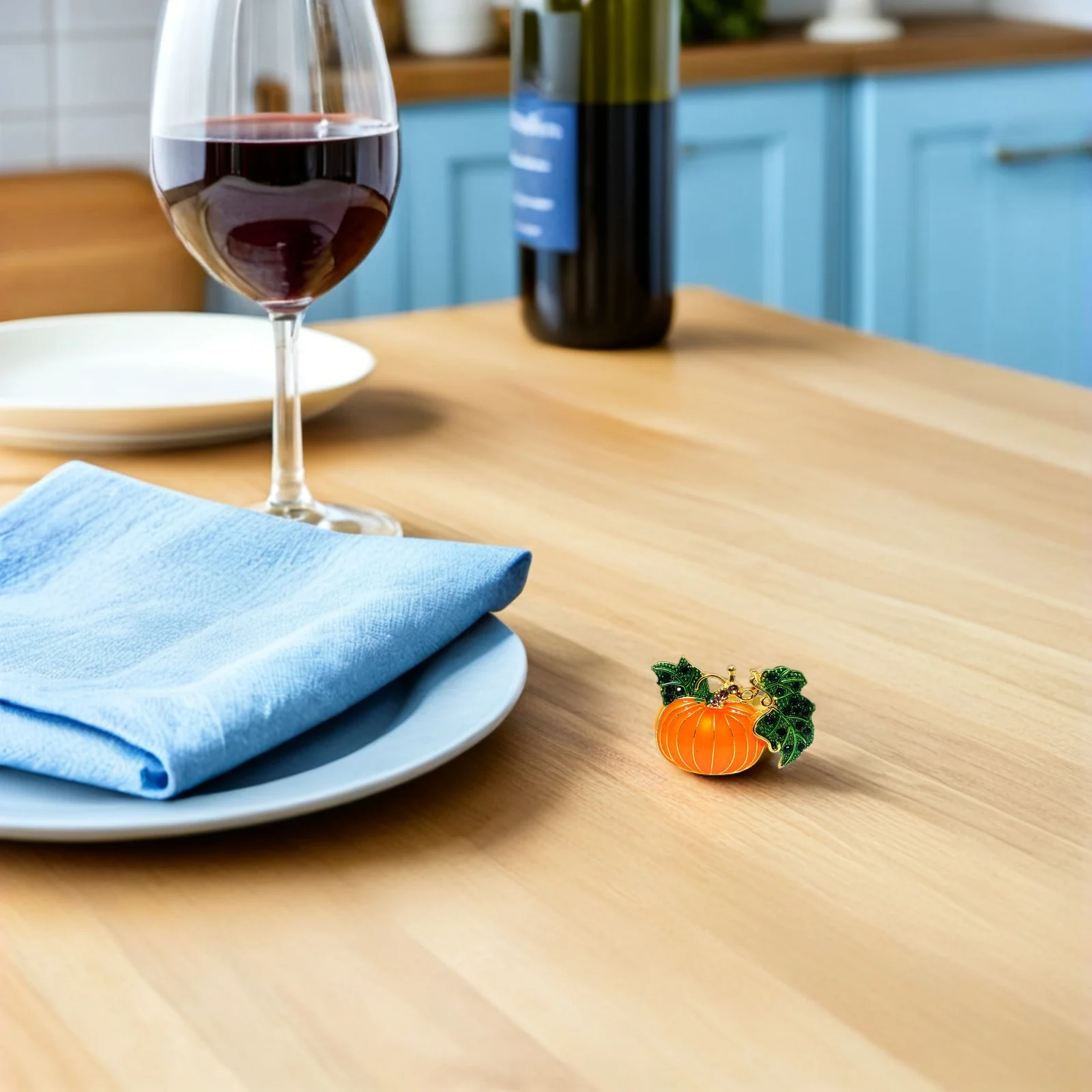 

4Pcs Pumpkin Napkin Rings Rhinestone Embellished Fall Table Decor Thanksgiving Party Alloy Serviette Holders Fall Napkin Rings