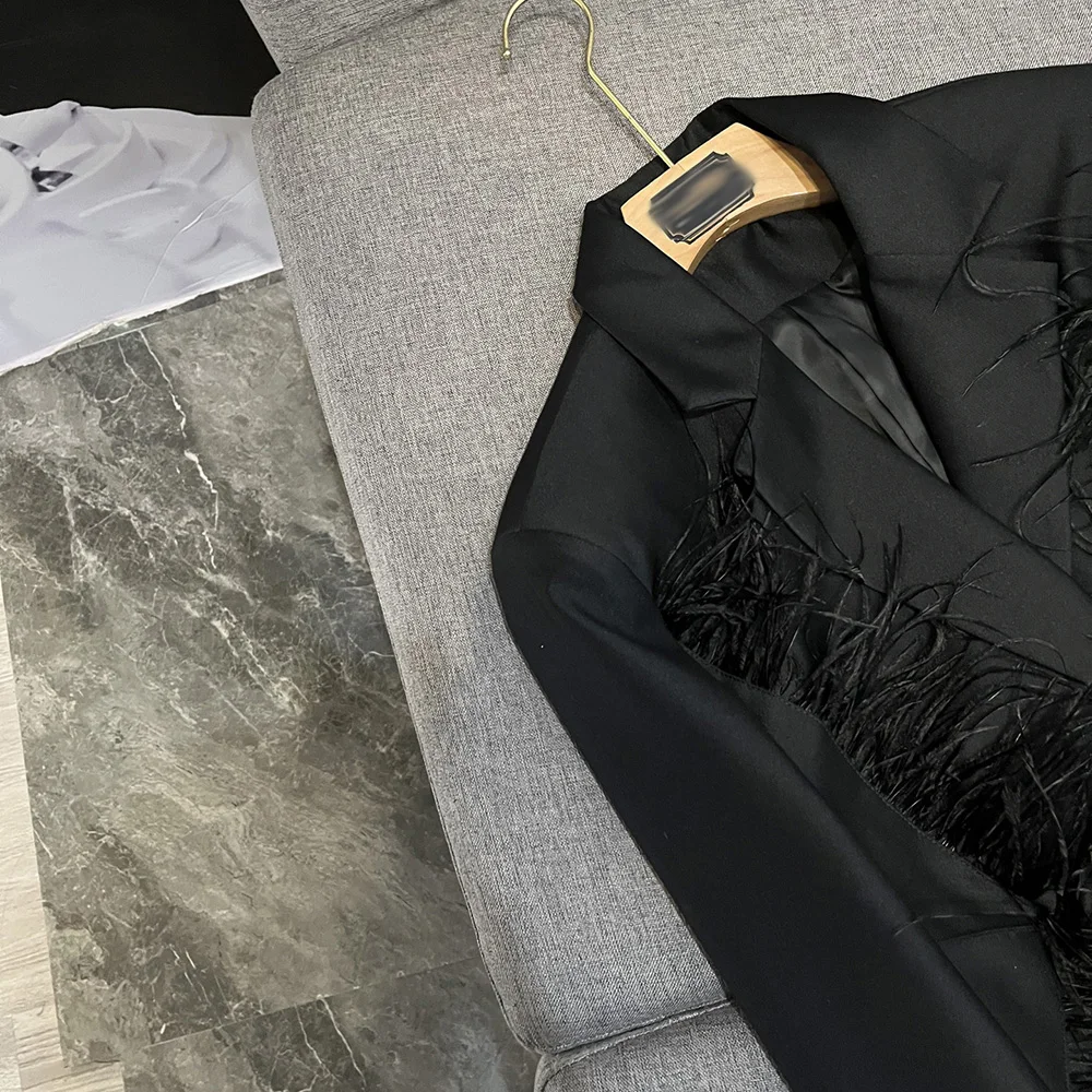 TWOTWINSTYLE Eleganckie marynarki damskie z klapami, długim rękawem, zdobione piórami, nowa kolekcja KJA549968