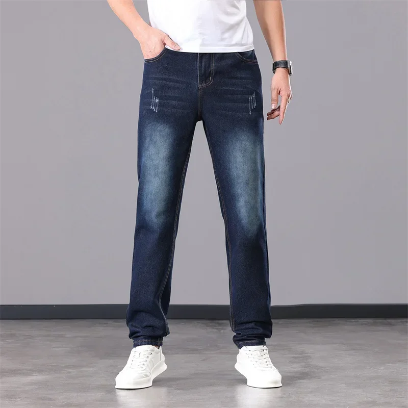 Calça reta de elástico masculina, jeans rasgado e rasgado, fina calça masculina, tamanho grande, na moda, verão, plus size 44, 46, 48