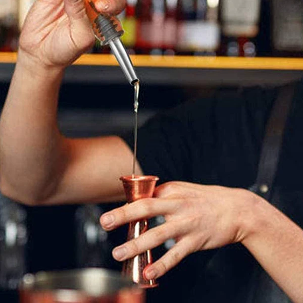 6 ชิ้นสแตนเลส Pourers, ความเร็ว Pourer, ขวดเหล้า Pourers และน้ําส้มสายชูเรียว Stopper Spout, พร้อมหมวกฝุ่นปิดผนึก