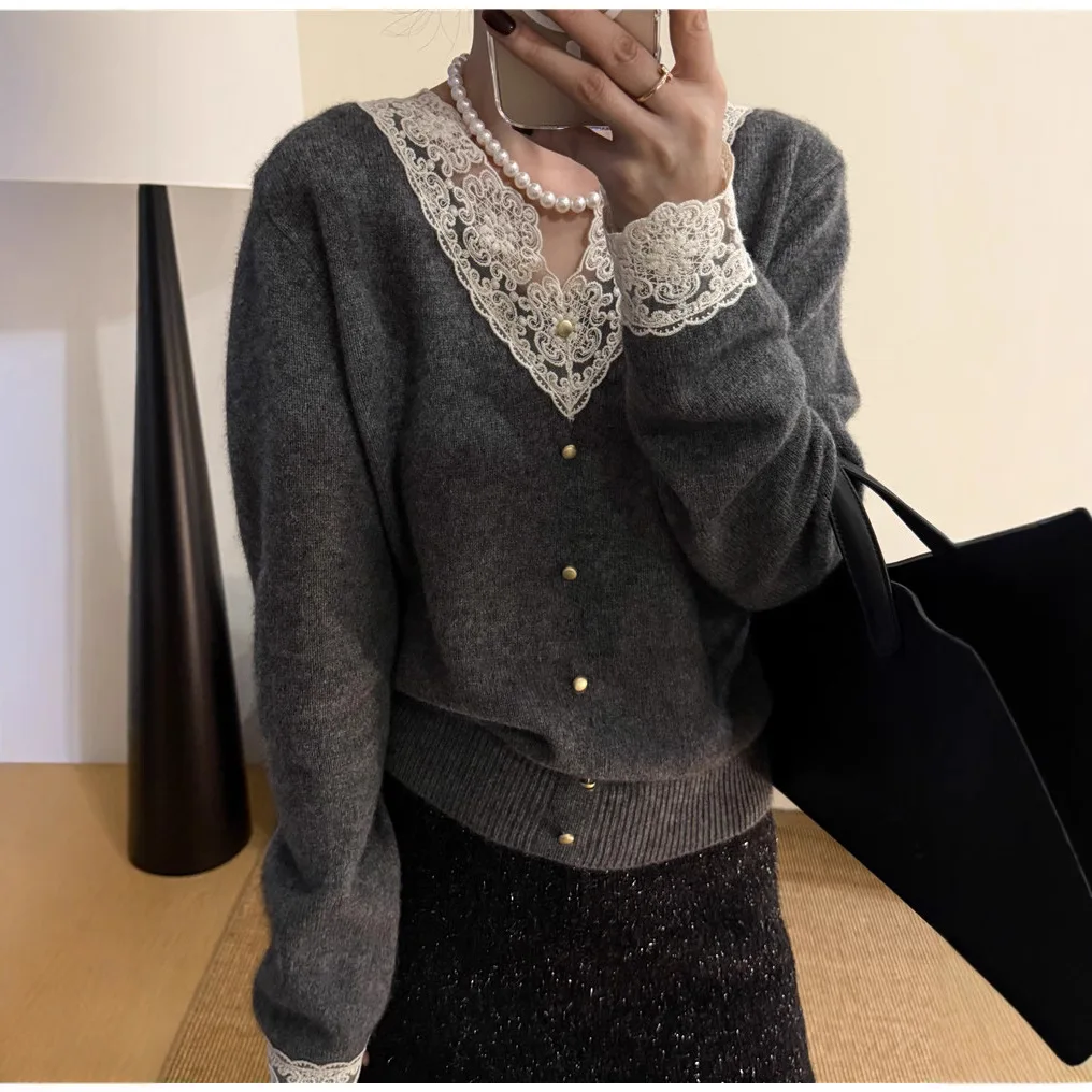 

White Lace Patchwork Knitted Sweater Women Fashion Elegant V-neck Buttons Pullover Sweater Gentle Lady Base Knitwear 2025 New