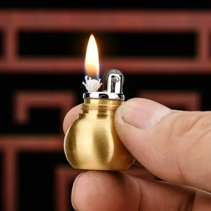 

Creative Copper Lighter Gourd Shape Pendant Flint for Ignition Lighter Mini Keychain Cigarette Smoking Accessories Gift