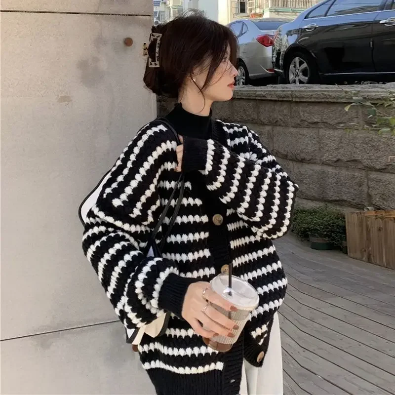 Coat Outerwear Ladies Knit Sweaters Striped Women's Cardigans V Neck Youth Aesthetic Hot Korean Streetwear Fashion Wear To Work