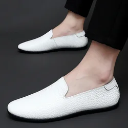 Genuine Leather Men Shoes slip on outdoor Soft Moccasins Loafers Fashion Brand Men Flats Comfy Driving Shoes men moccasins