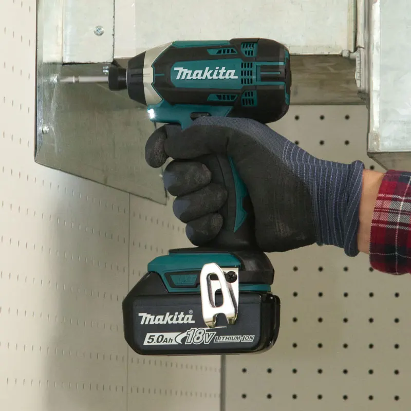 Makita DTD152 rechargeable impact screwdriver