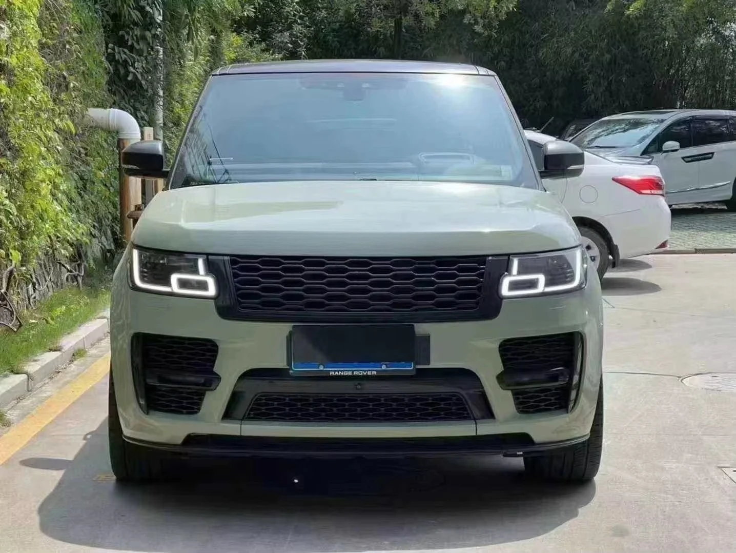 For  Range Rover Executive Body Kit for a New Look Low-rise SVO Body Kit