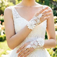 Summer Hollow Lace Short Hook Finger Gloves Pearl Flower Transparent Bridal Gloves Wedding Dress Etiquette Gloves 3