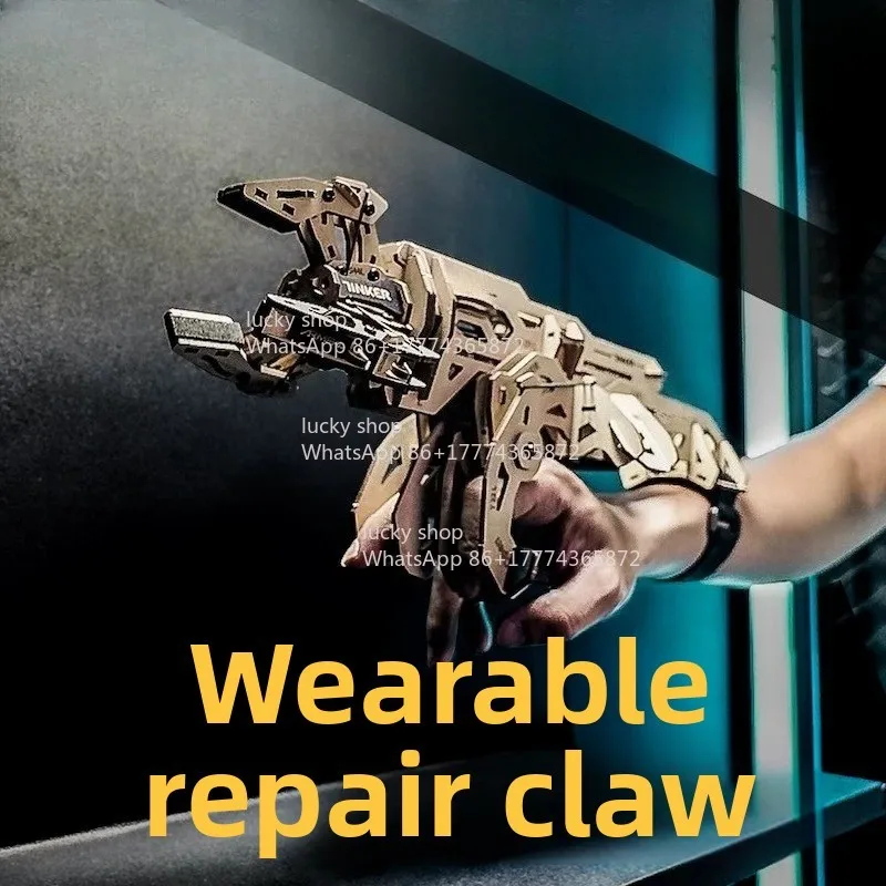 Wearable Wooden Mechanical Claw - Focusing on Science Fiction Mechanical Wind and Movable Structure Experience.