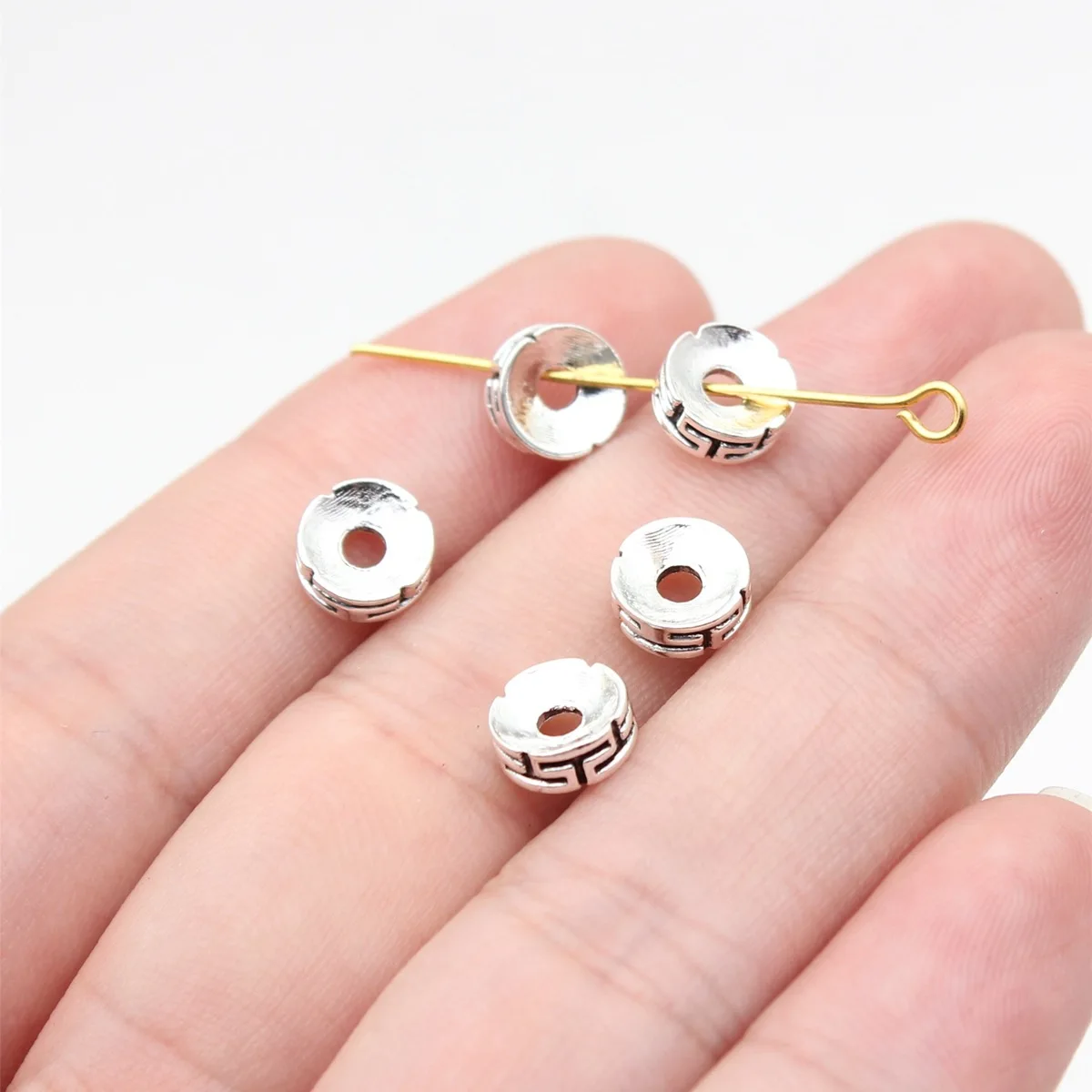 WYSIWYG 40pcs 7.3x7.3x2.8mm 2 Colors Circular Pattern Spaced Beads, Flower Holder Beads, Small Hole Beads