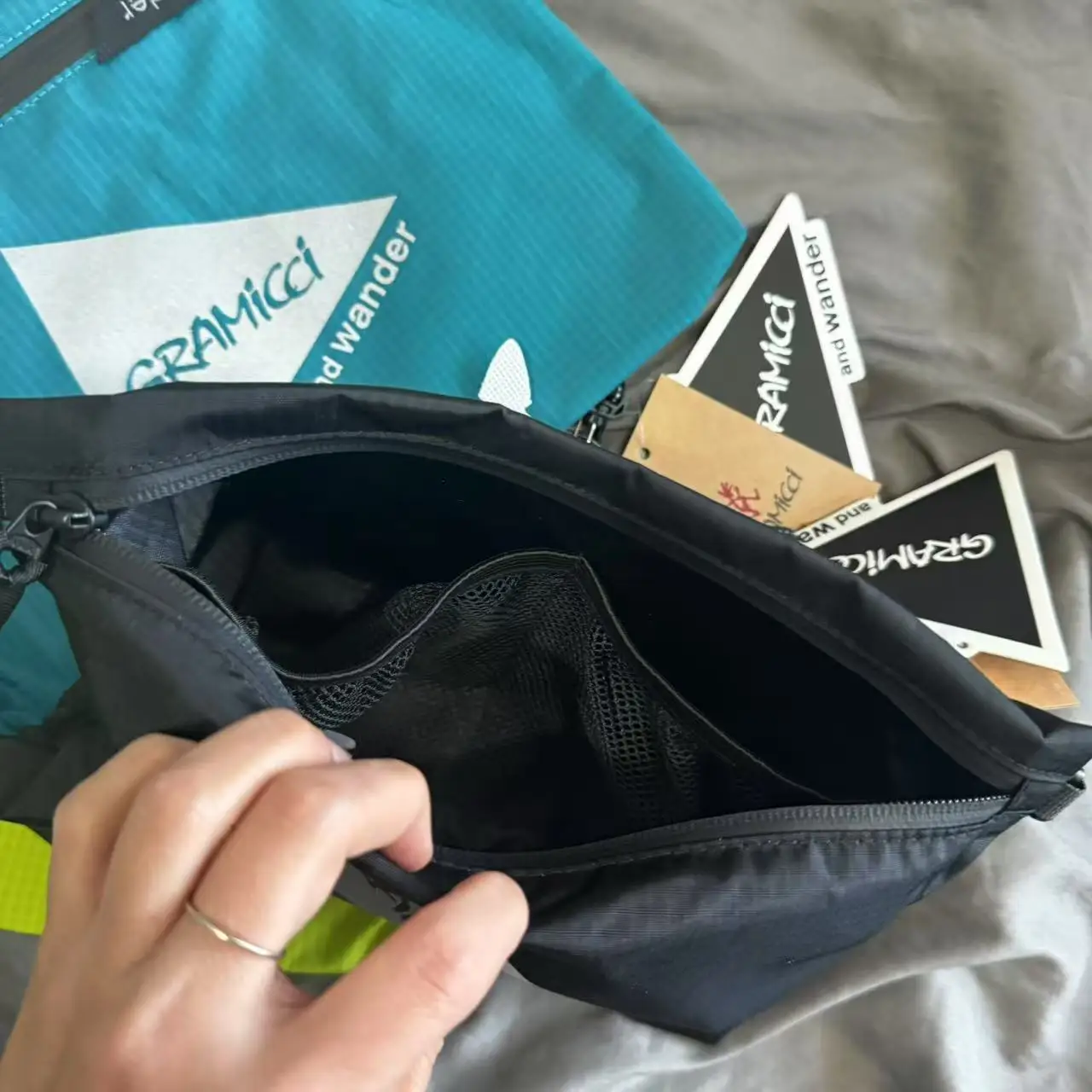 وحقيبة حبال مثلثة عاكسة للجنسين حقيبة رياضية كروس للمشي لمسافات طويلة وركوب الدراجات على الصدر حقيبة هاتف مقاومة للماء وخفيفة الوزن كاجوال