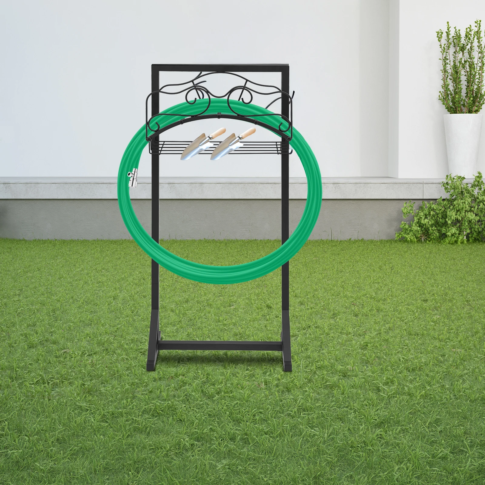 Robuster Gartenschlauchhalter aus Eisen mit Werkzeugablage, 50 Pfund Tragfähigkeit, rostbeständiger pulverbeschichteter Ständer, mobiler Wasserschlauchständer mit Rädern und Mehrzweck-Ablage für Rasen, Terrasse, Hinterhof. – Detail 4