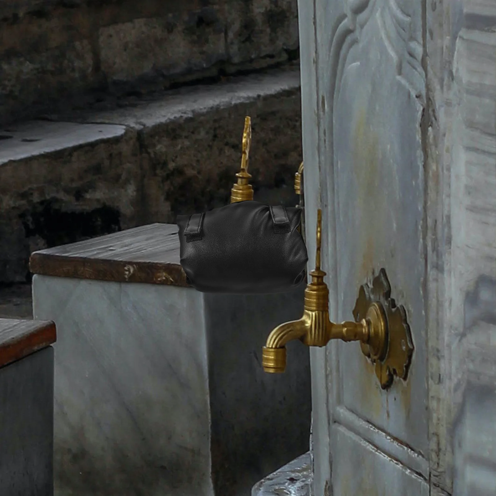 

Outdoor Faucet Cover Waterproof Insulated Spigot Protector Cover Winter Freeze Protection Garden Tap Insulation