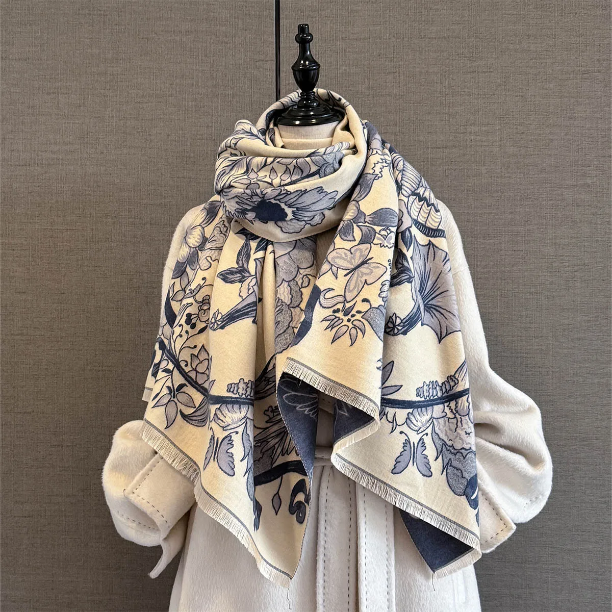 Luxus Winter Kaschmir Schal Frauen Warme Pashmina Decke Poncho Schals Weibliche Schmetterling Druck Schal Dicke Foulard Bufanda – Detail 6