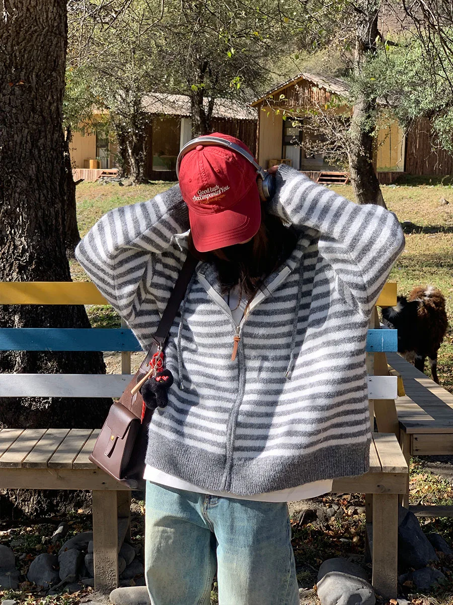 

Autumn Winter Women's Zipper Hooded Knitted Sweater Striped Casual Sle Long Sve Top Zhou tong New Arrival 2025