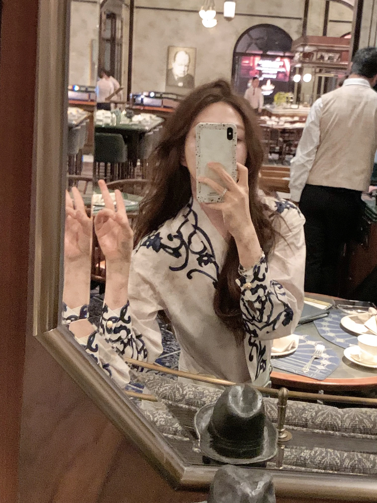 

Винтажная китайская блузка Amor для женщин: модный премиум-топ с длинным рукавом и V-образным вырезом прямого кроя для молодых женщин