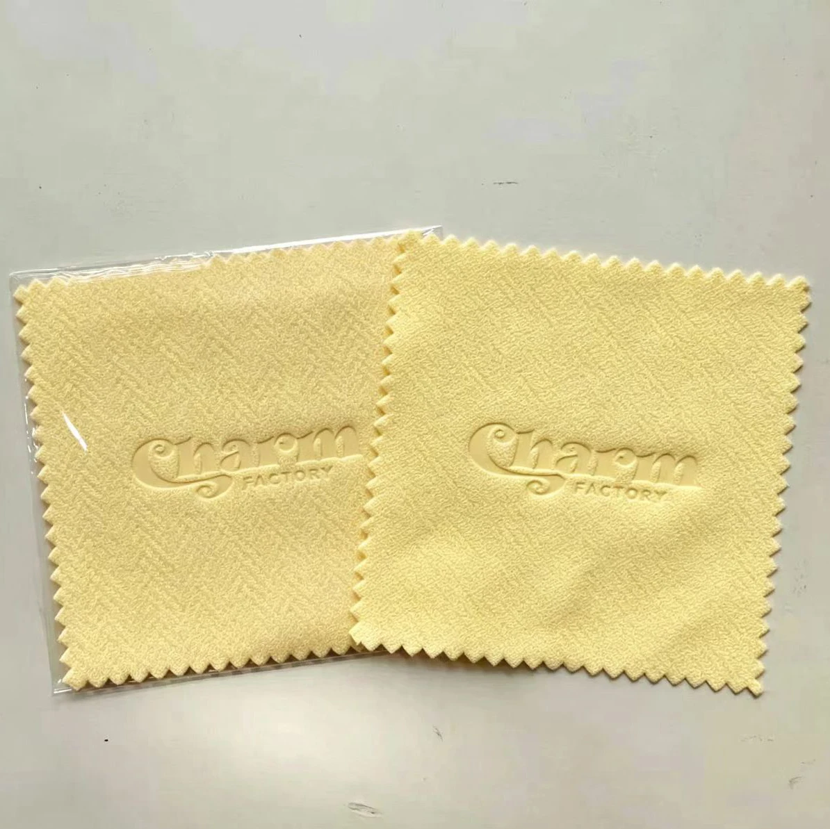 Embossed logo polishing cloth customization available in pink white sky blue gray purple and black All sizes can be made 200pcs