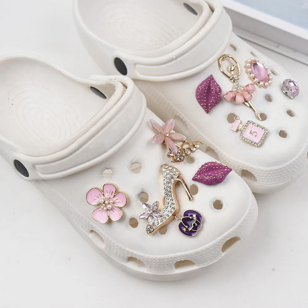 New Lip Girl Xiaoxiangfeng Hole Shoe Charms Decorations Fashion Jewelry Shoe Flower Shoes Buckle DIY 3D Hole Shoe Accessories