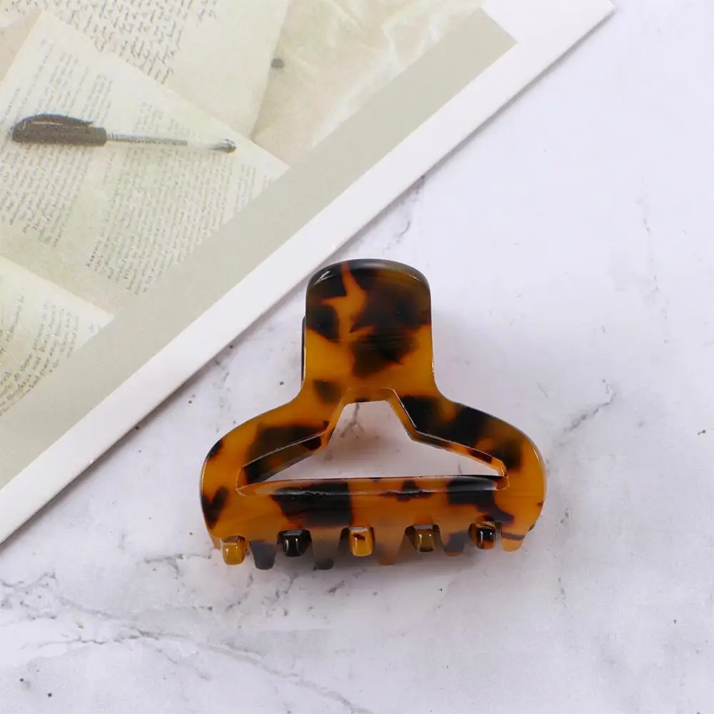 

Hollow Temperament Headwear Acetate Leopard Print Hair Ornaments Mini Hair Claws Hairpins Acetate Hair Clips Korean Style