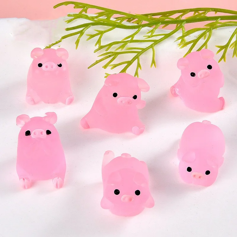 10-20Pcs kawaii 3D Luminous Pink Pig Resin Ornaments DIY Home Car Decoration Supplies Glow In The Dark Miniature Figurine Crafts