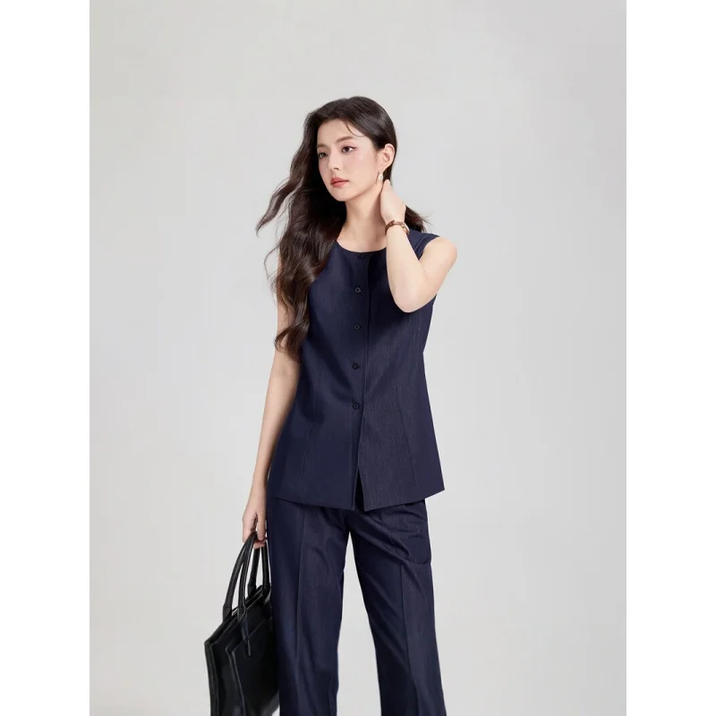 

Elegant sleeveless denim vest for women, new style for commuting, slim-fit vest jacket, versatile professional attire for women