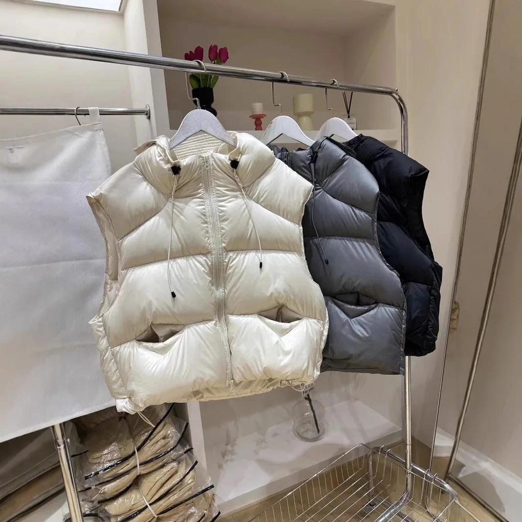 

Hooded Short Down Vest Women Loose Fit Ultra Light Soft Puff Puffer Sleeveless Waistcoat 2025 Winter Women's Lightweight Jacket