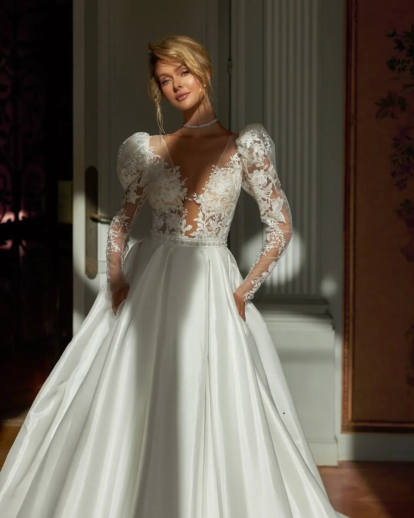 Flavinke Customized Charming Sexy Long Sleeves V-neck Lace Applique Ball Grown A -Line Satin Wedding Dresses Vestido De Noival