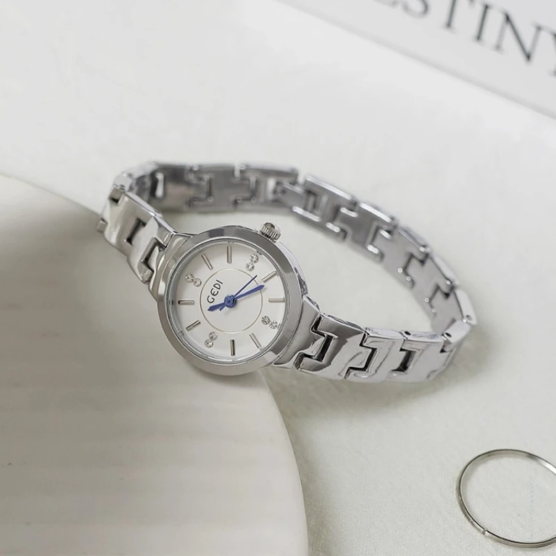 

Простые женские часы, изысканные нишевые серебряные женские браслеты, модные часы-браслет, подарок, женские часы из нержавеющей стали