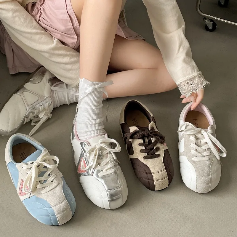 

Retro Casual Shallow Mouth Flat Single Shoes for Women 2025 New Spring Soft Soled Comfortable Lace Up Non Slip Fashion Sneakers