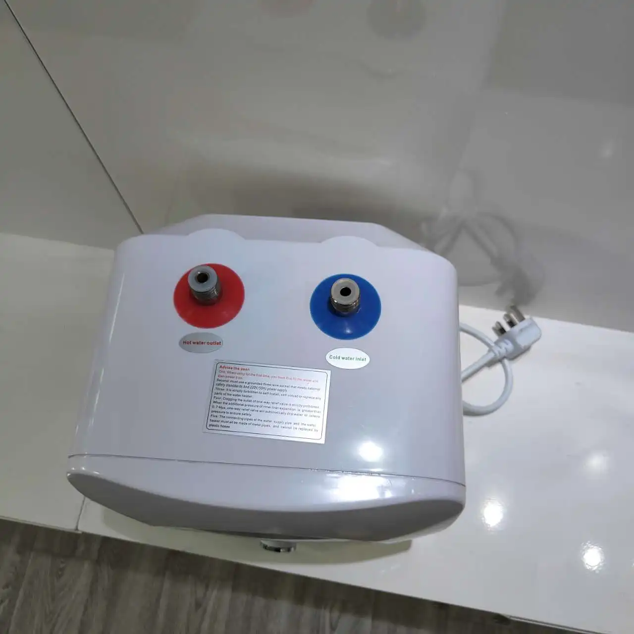 New square Family Applicable 304 Stainless Steel Water tank Water Basin Below the Water Storage Type Electric Heating