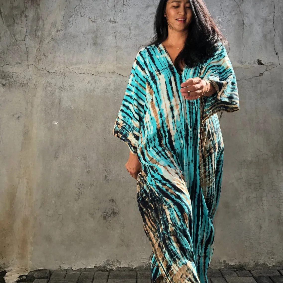 Plus Size Boho Cover Up luźna sukienka damska letnia krawat Dye Kaftan Print w paski z rękaw w kształcie skrzydła nietoperza dekoltem w szpic sukienka Maxi z rozcięciem sukienka plażowa