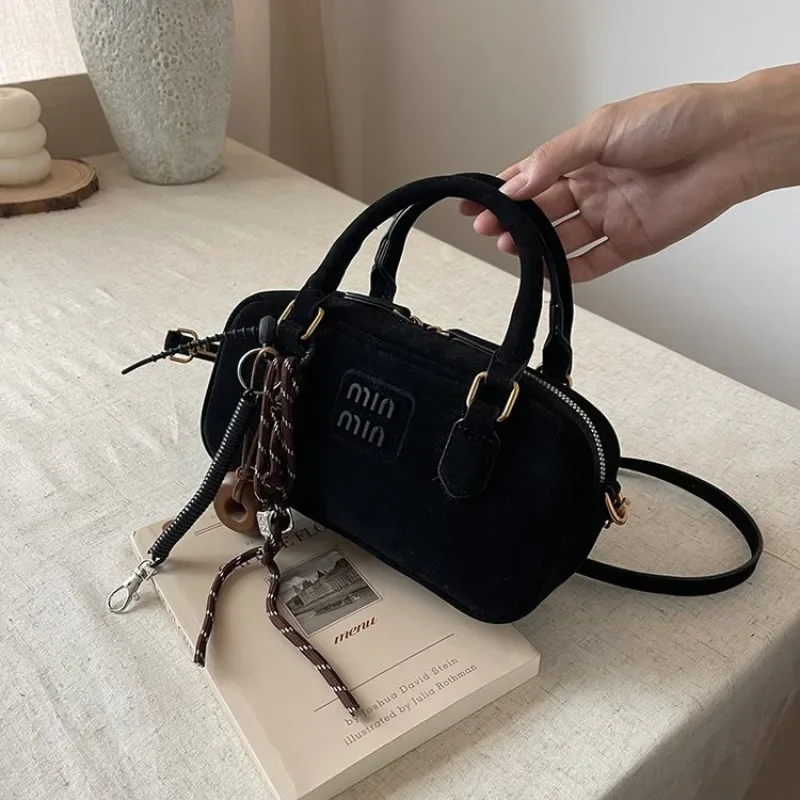 

Sophisticated Retro Diaper Bag Women's Bag Crossbody Professional Coffee Shop Versatile Chic Sleek Fashionable User-Friendly