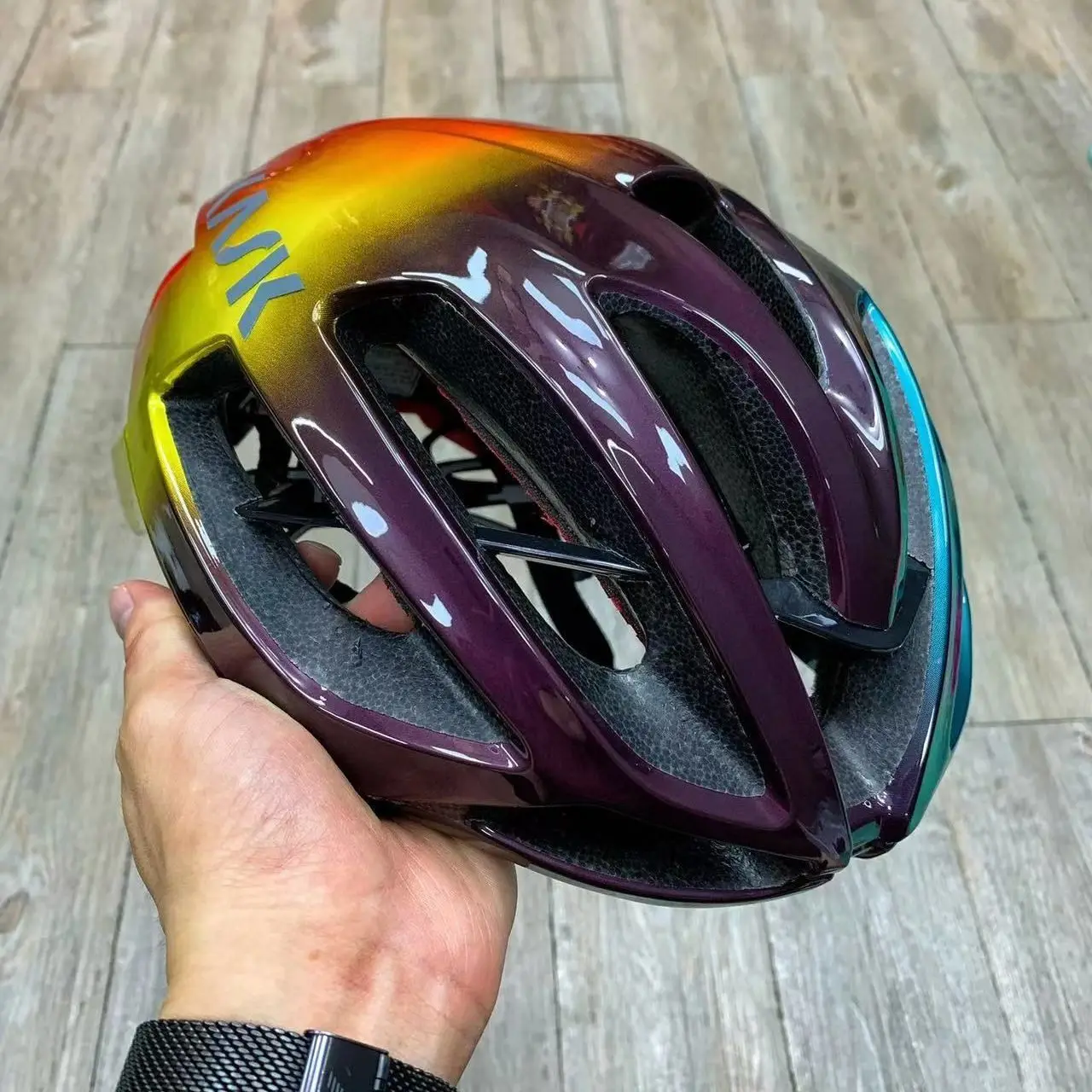 

New high-end version pneumatic road bike helmet mountain bike helmet