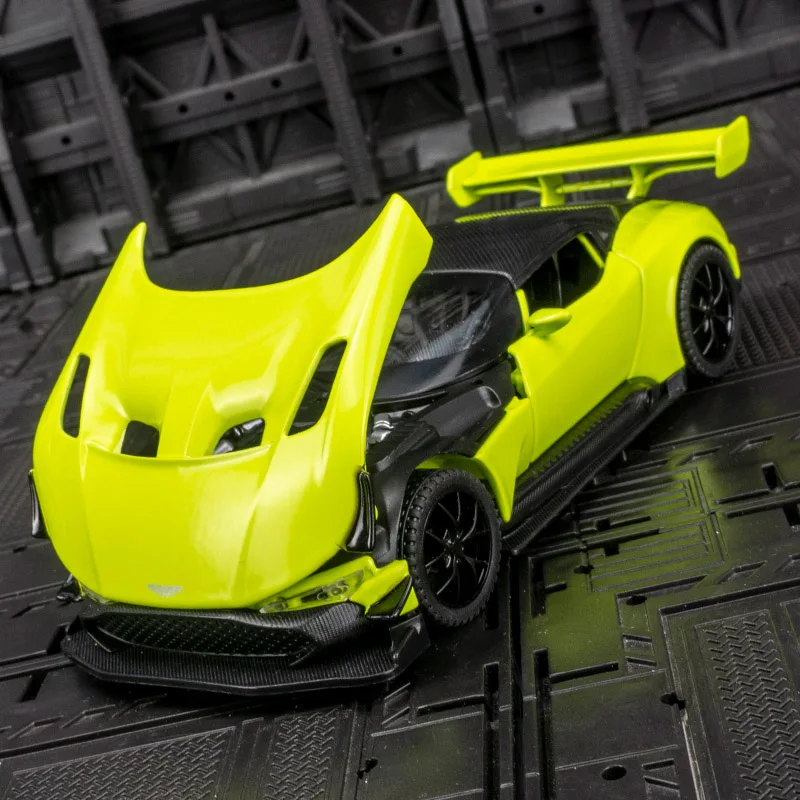 

1:32 модель автомобиля из сплава Martin Vulcan, украшения, подарок, акустооптическая игрушка, двери и капот, можно открыть, тонкая работа