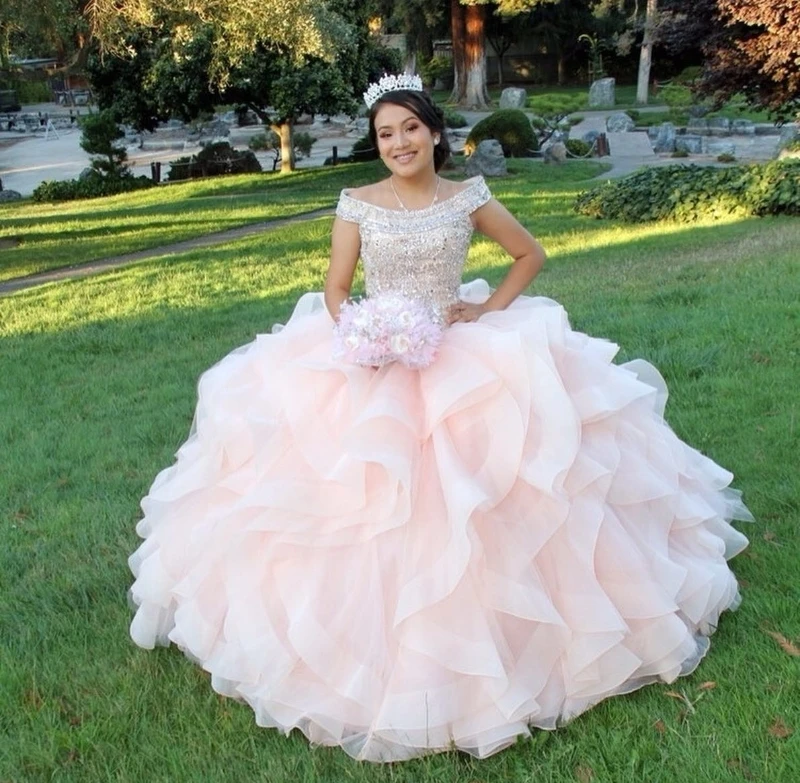 EVLAST Aangepaste Roze Quinceanera Jurk Baljurk Kristallen Kralen Off Schouder Tiered Sweet 16 Jurk Vestido De 15 Años TQD029