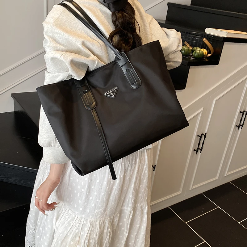 

Elegant Fashion Female Bag Handbag Practical Portable Light Luxury Versatile Multifunctional Temperament Simple High-Capacity