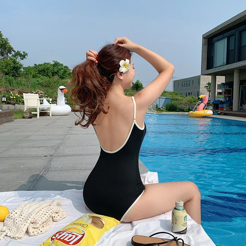 Nuevo Traje de Baño Rojo de Una Pieza para Mujer, Estilo Vacacional, Estilizador, Sexy, Espalda Descubierta, para Aguas Terma...