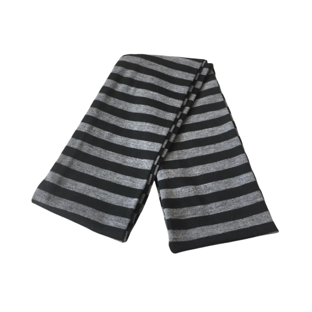 Nueva bufanda Despicable Me Gru Cos, accesorios decorativos a rayas para disfraz de Halloween, bufanda de invierno de algodón negro y gris para hombres