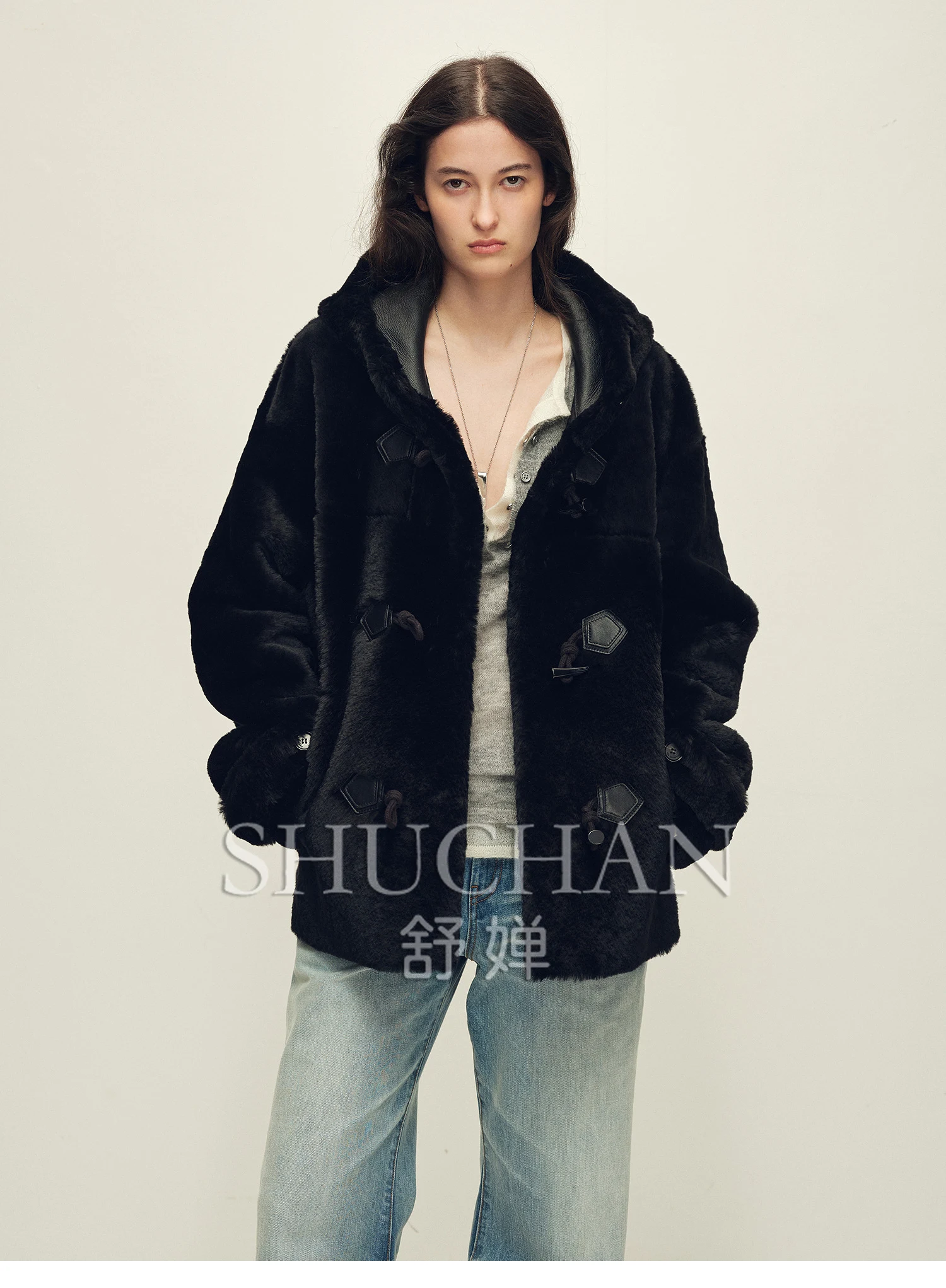 Рисунок 6 - Меховая интегрированная меховая куртка с капюшоном