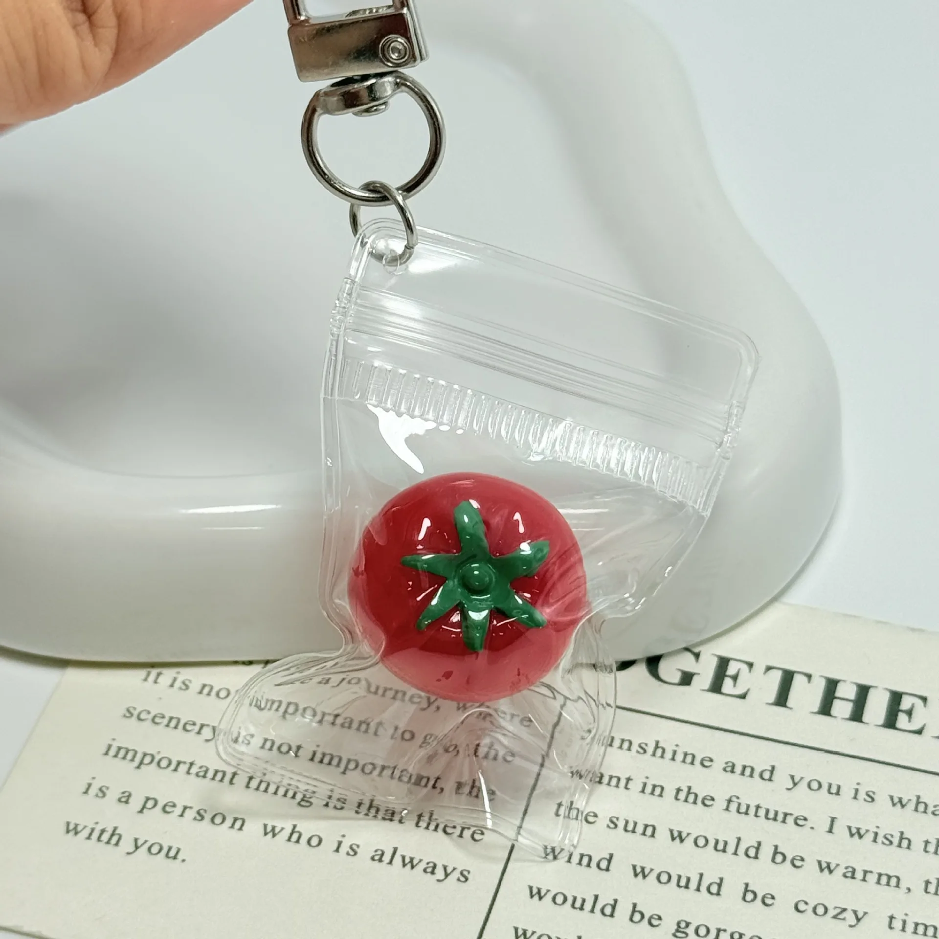Accesorio para Teléfono con Forma de Tomate, Colgante de Fresa Atractivo, Adorno para Teléfono, Llavero para Amantes