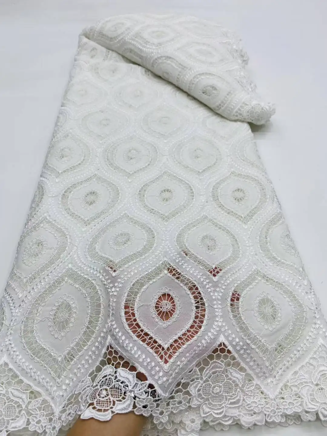 

White 5Yards Water Soluble Lace Fabric 2025 High Quality African Guipure Cord Lace Fabric For Wedding Party Dress