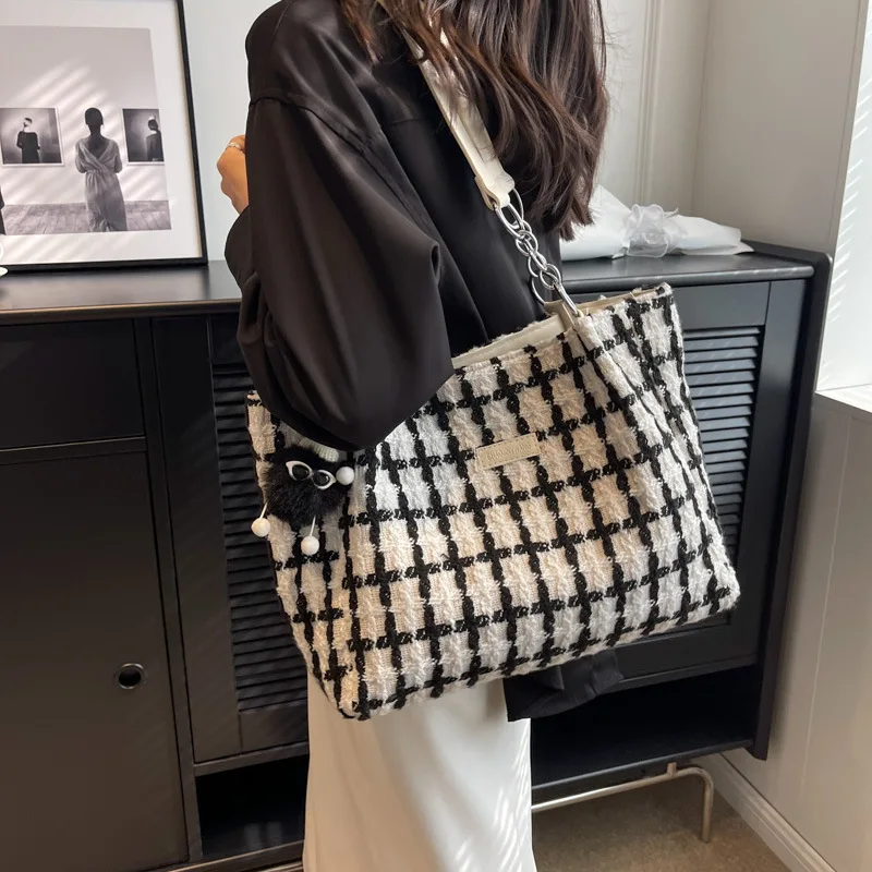 Tote Bag Women Large Capaci Bag 2023 New Spring/Summer Fashion Plaid Shoulder Bag Versatile Commuter Big Bag Women's Bag