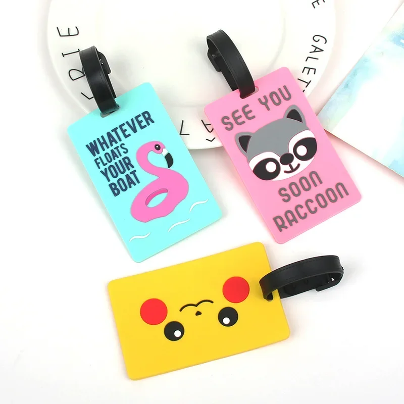 Kawaii Pikachu อะนิเมะกระเป๋าเดินทางแท็กซิลิโคนกระเป๋าเดินทาง ID ผู้ถือที่อยู่ Baggage Boarding แท็กแบบพกพาป้ายอุปกรณ์เสริมของขวัญ
