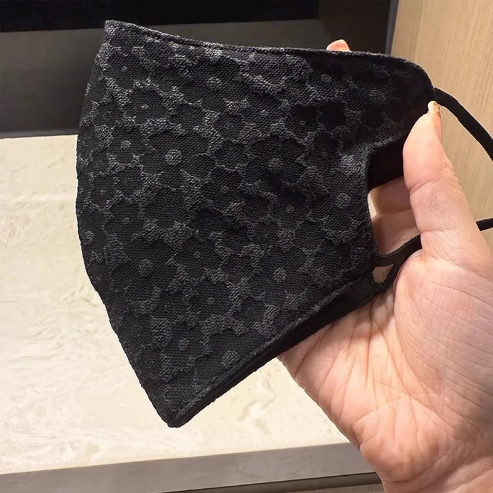 Nowe wiatroodporne maski na twarz ciepłe oddychające damskie maski z nadrukiem chroniące przed zimnem osłony na usta zimowe