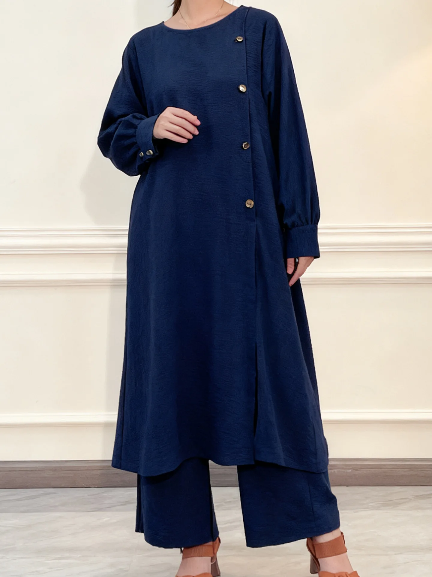 

Свободная скромная повседневная длинная туника Абая на пуговицах, комплект из двух предметов, широкие брюки, комплект кафтана в стиле Абая, ближневосточный комплект