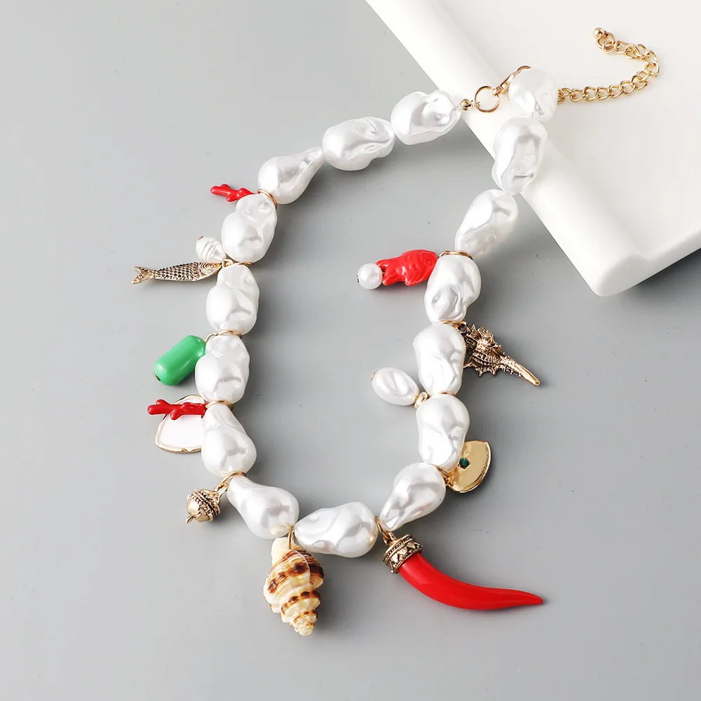 Wholesale Statement Jewelry Accessories Multi Charm Pendants Coral Heart Shapes Acrylic Pearl Necklace for Women