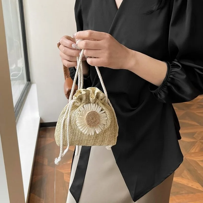 Hot Sale Rattan Woven Women Straw Bag Handbag Knit Summer Beach Woman Shoulder Messenger Khaki Beige Bags Fashion Creative