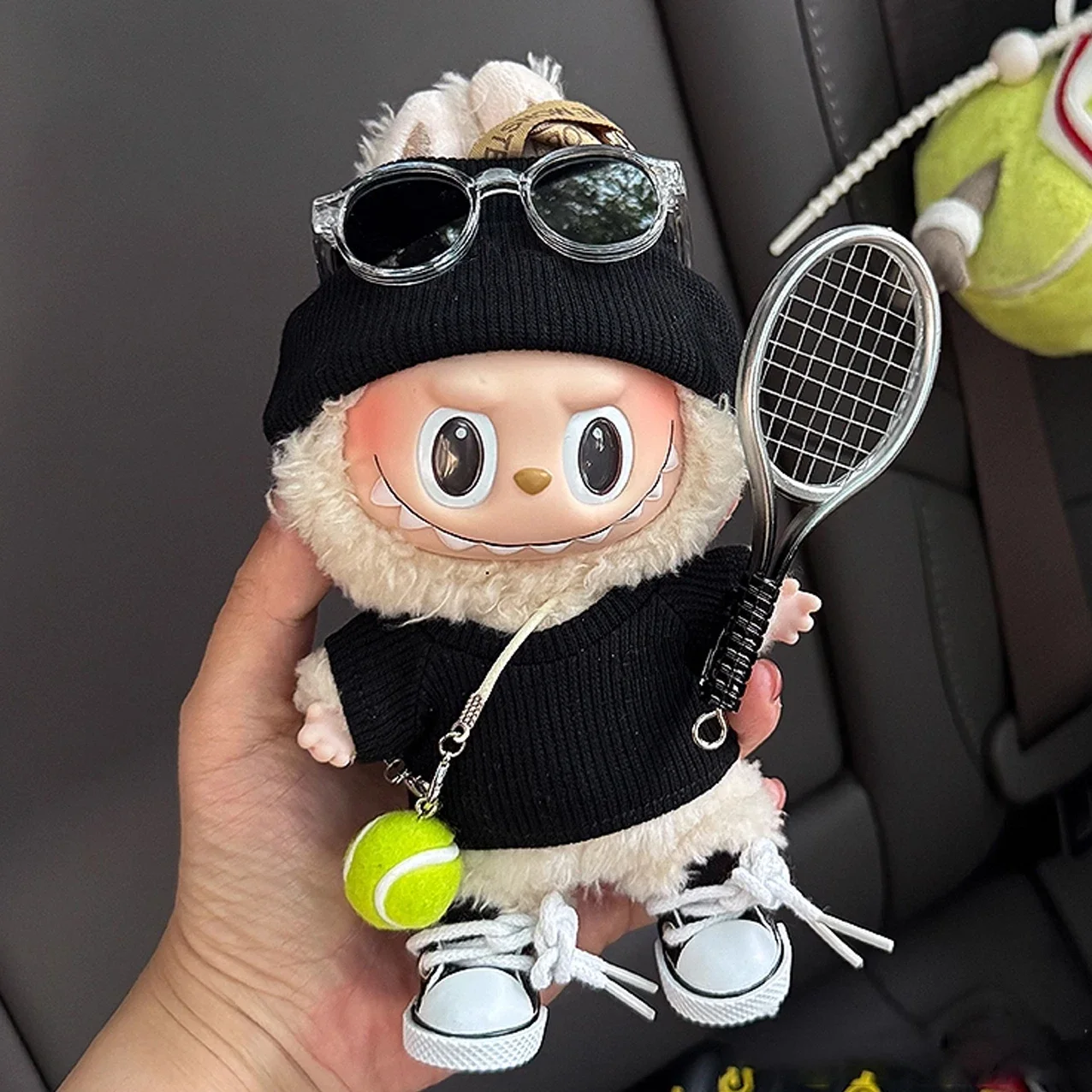 Per simpatici accessori per bambole coniglietto Labubu con vestiti lavorati a maglia Labubu Set sportivo da tennis Maglione per vestiti da collezione di giocattoli LABUBU