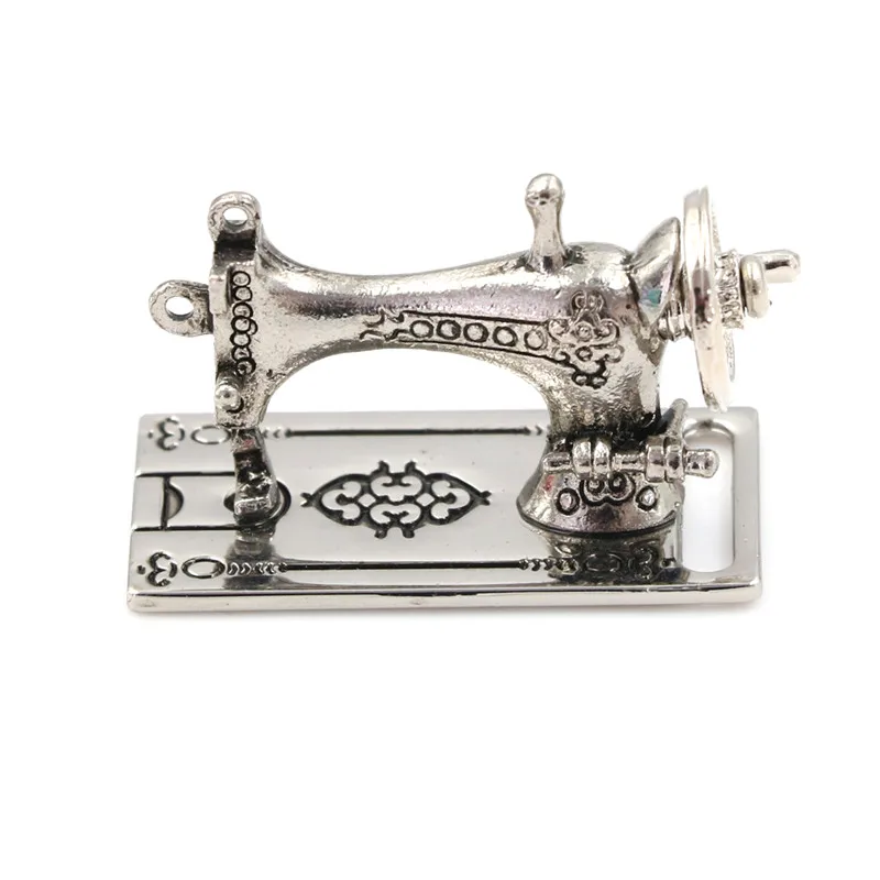 เครื่องเย็บผ้าจำลองโลหะ ขนาด 1:12 ความยาว 3.5 ซม. สำหรับตกแต่งบ้านตุ๊กตา