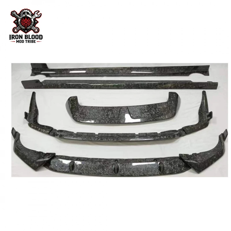 

Suitable for BMW X7 G07 carbon fiber body kit modification with black warrior design, including front lip, side skirts, roof spo
